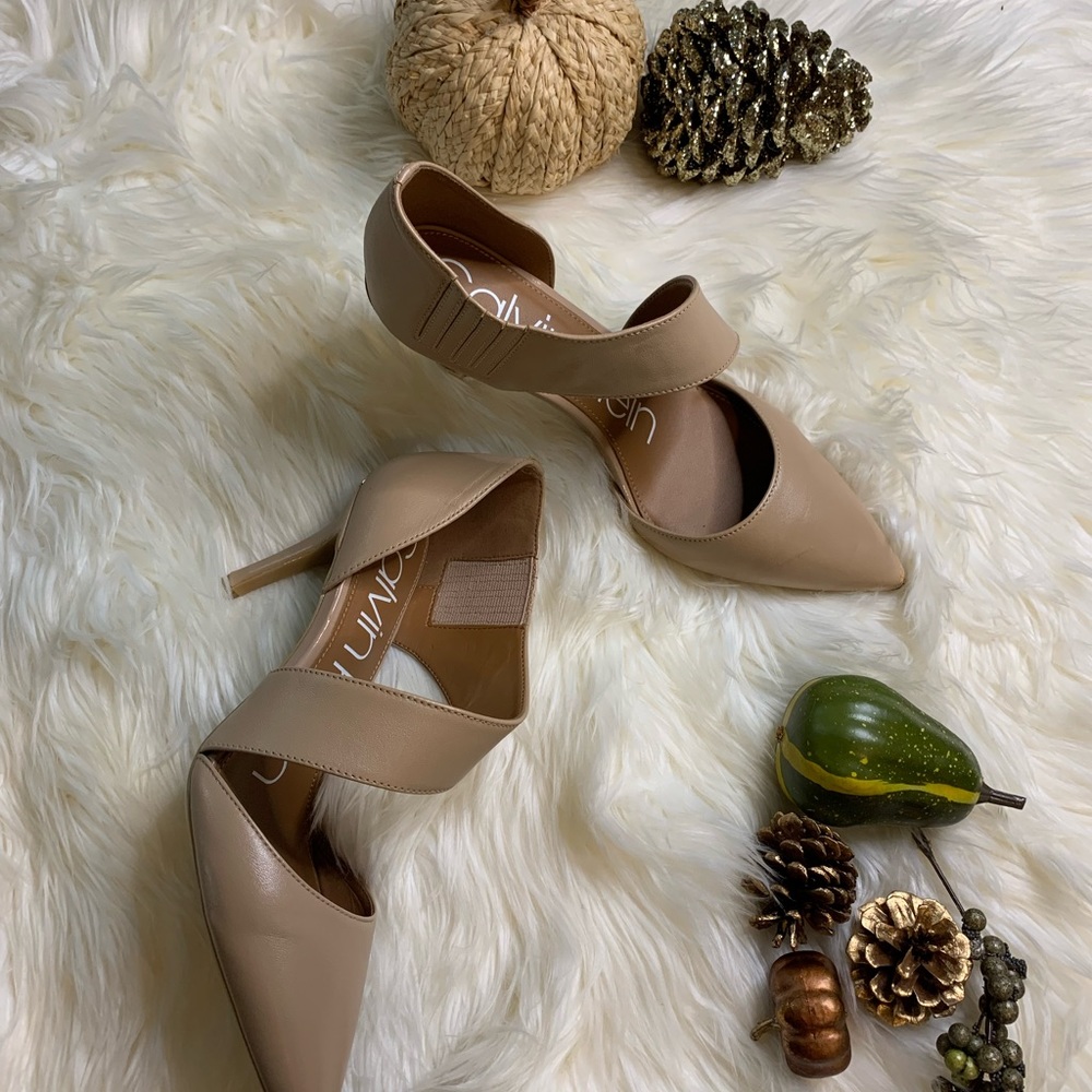 Calvin Klein 6.5 nude pumps